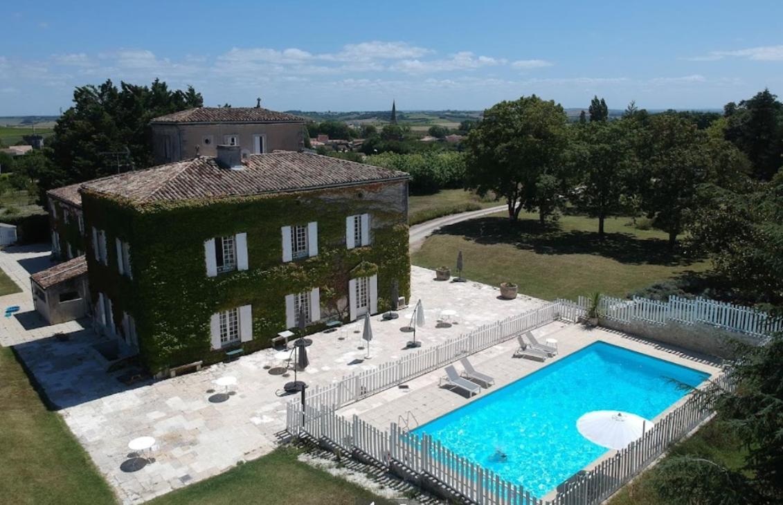 Clos De Bellevue Mortagne-sur-Gironde Exterior foto